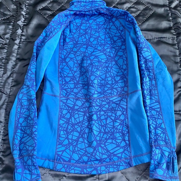 Avalanche Active + Base Layer (M) - Picture 3 of 9